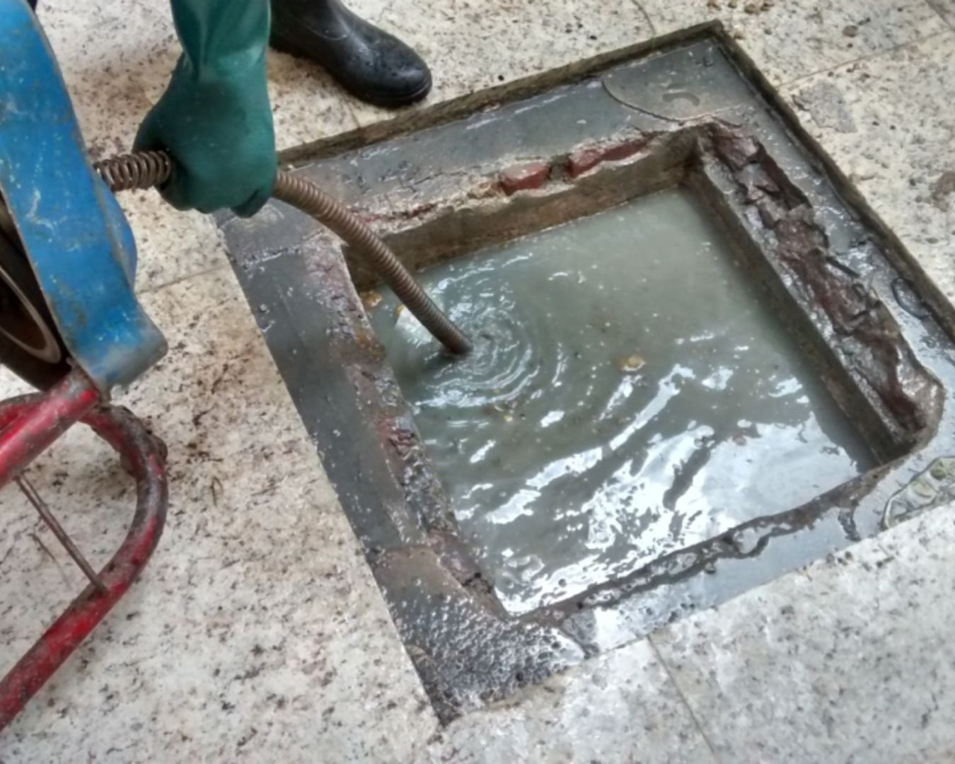 Desentupimento de esgoto em Londrina